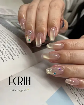 セミロング écrin所属・kouno megumiのネイルデザイン