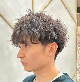 ショート パーマ メンズ calna by ELMO  上ノ井のヘアスタイル