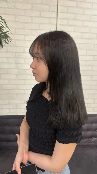 カラー 廣田 真依のヘアスタイル