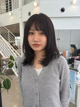 セミロング tomo🍒パーマ ハイトーン似合わせのヘアスタイル