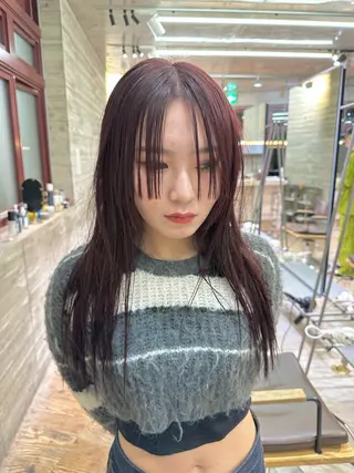 セミロング カラー kai .のヘアスタイル