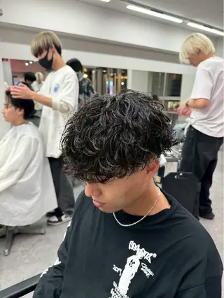 ショート パーマ メンズ パーマ指名1位✨ 針尾 完のヘアスタイル