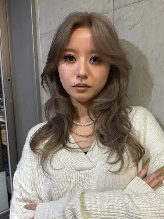 セミロング レイヤーカット\ウル フ　chinatsuのヘアスタイル