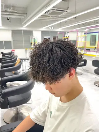 セミロング パーマ ヘアアレンジ メンズ 艶カラー の達人のヘアスタイル