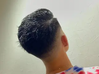 ショート パーマ メンズ 渡邉 真生のヘアスタイル