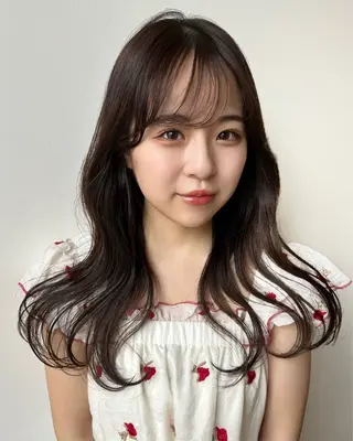 ロング 市吉 杏奈のヘアスタイル