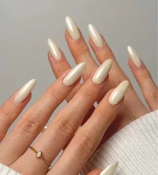 ネイル 高木 維麗絲のネイルデザイン