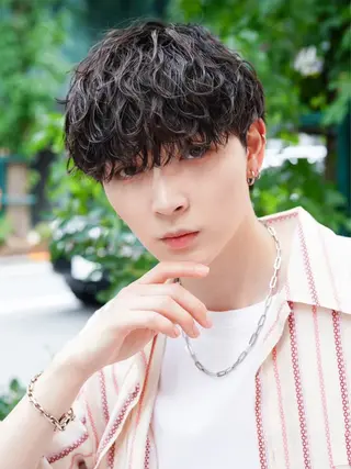 ミディアム ⭐️メンズ特化⭐️ パーマ　カラーのヘアスタイル