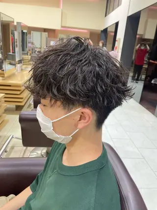 パーマ メンズ レイヤー/スパイキー ショート/坂本翔のヘアスタイル