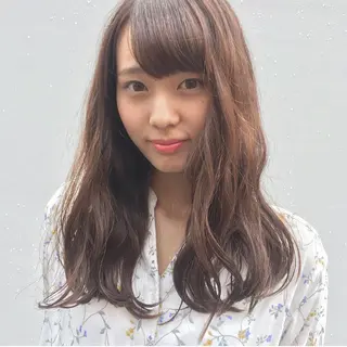 ロング カラー パーマ ヘアアレンジ 八巻 晴香のヘアスタイル
