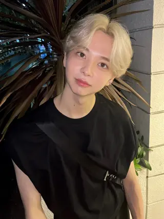 ショート カラー ヘアアレンジ メンズ NVEMO.所属・韓国ヘア💇🏼 kanonのヘアスタイル