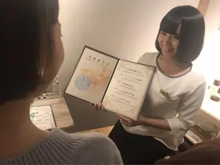 ミディアム カラー パーマ ヘアアレンジ メンズ キッズ ネイル マツエク・マツパ ニキビ・肌質改善専門 ♡人生が変わるサロンのエステ・リラクイメージ