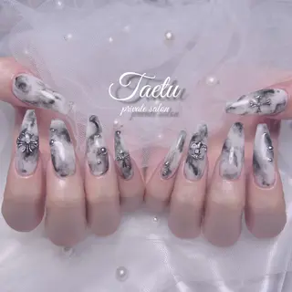 ネイル 𝐓𝐀𝐄𝐓𝐔 💜Ayumiのネイルデザイン