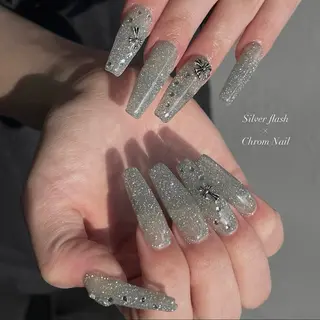 ネイル SONA Nail所属・舩戸 さんごのネイルデザイン