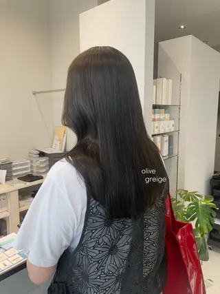 セミロング カラー moe🥣ﾚｲﾔｰ ｶｯﾄ/透明感ｶﾗｰのヘアスタイル