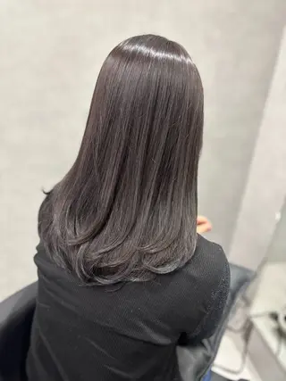 ミディアム カラー 濱吉 優希のヘアスタイル