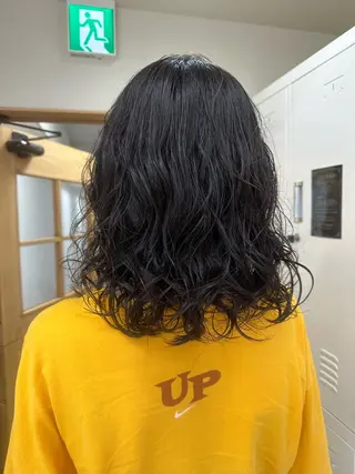 ミディアム パーマ 赤熊 咲良 🦔ྀིのヘアスタイル