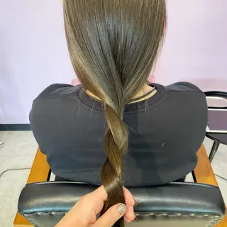 カラー MATTY azusaのヘアスタイル