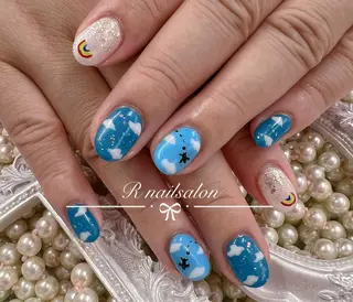 ミディアム R NAILSALONのネイルデザイン