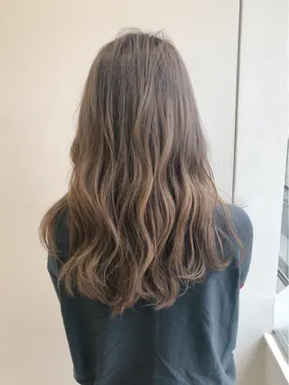 セミロング La fith hair rond 立川店所属・kyosuke 透明感カラーのヘアスタイル