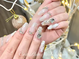 ネイル One Plus Nail Salonのネイルデザイン