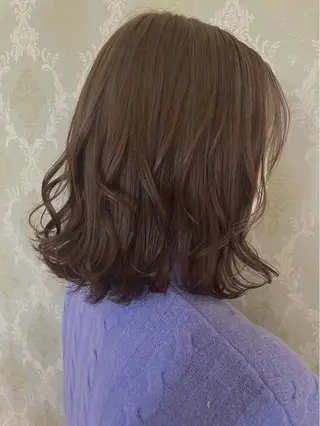 ミディアム カラー EARTH中島 秋桜久のヘアスタイル