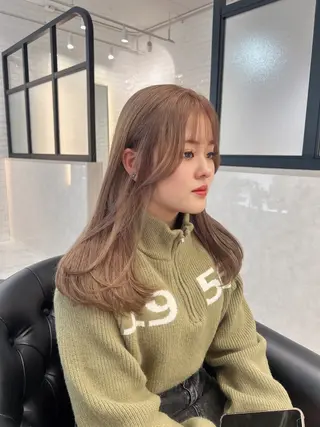 セミロング カラー &chaLme   心斎橋所属・emi/髪質改善/ 韓国風/艶カラーのヘアスタイル