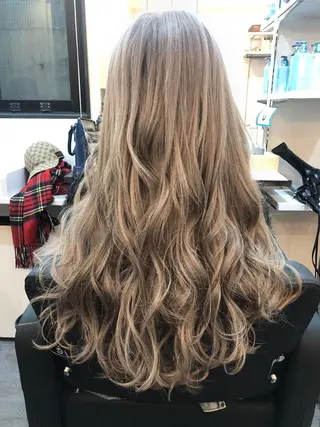 セミロング LANI OOSAKAのヘアスタイル