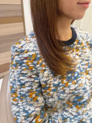 セミロング ハイトーンカラー☁️ 西條 楓花のヘアスタイル