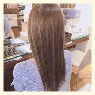 ロング 根岸 真奈美のヘアスタイル
