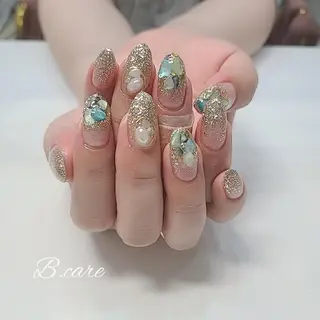 ネイル ビーケア自由が丘所属・えみ えみのネイルデザイン