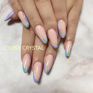 ネイル LOUISE CRYSTALのネイルデザイン