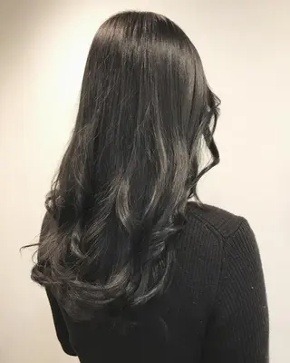 セミロング カラー エイトウメダ 店長 稲尾友則のヘアスタイル