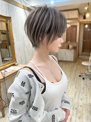 ショート カラー おのだ あやなのヘアスタイル