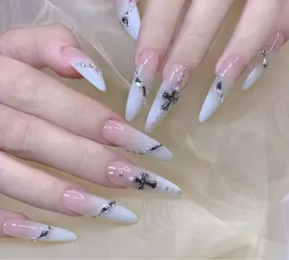 ネイル Pure&Rich Nailのネイルデザイン