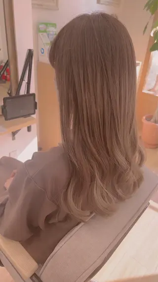 ロング カラー Era Hatsuneのヘアスタイル