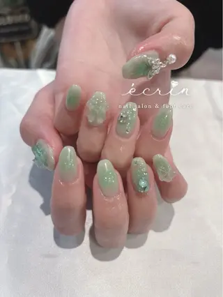 ネイル ecrin エクラン Haruka🌼のネイルデザイン