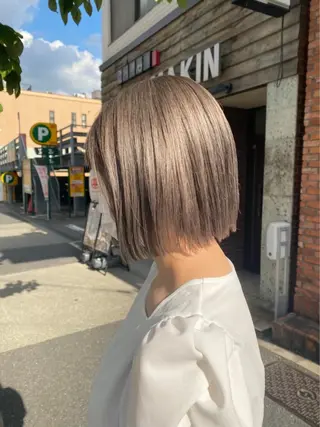 カラー 森部 杏菜のヘアスタイル