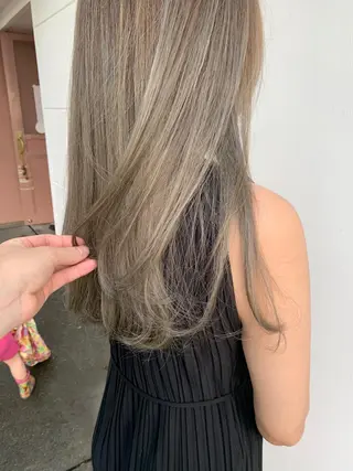 セミロング カラー 中山 響希のヘアスタイル