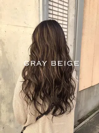 ロング カラー CYAN.矢場町店所属・三代 ゆりあのヘアスタイル