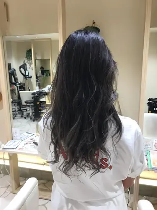 ロング カラー CYAN.矢場町店所属・三代 ゆりあのヘアスタイル
