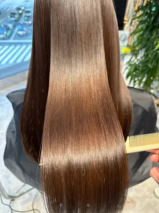 ロング レスピア銀座中央通り店所属・酸性ストレート/ 透明感カラー/中村利のヘアスタイル