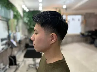 メンズ room.（ルーム）所属・0.0mmスキンの男 ／山崎雄大のヘアスタイル