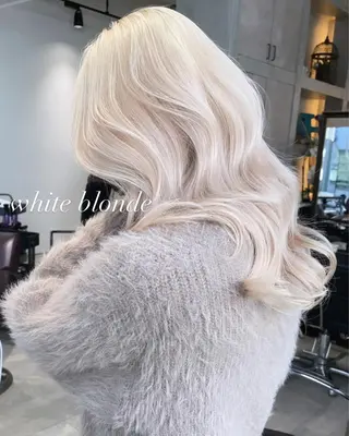 ロング カラー 💜ハイトーン💛 マジカルかいちゃんのヘアスタイル