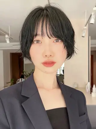 ショート カラー 阿久津真衣 似合わせカットのヘアスタイル