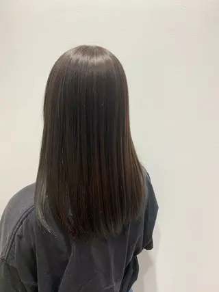 ミディアム カラー D’asty梓川所属・山崎 夢奈のヘアスタイル