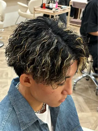 ショート パーマ職人DAIKI ツイスパ/波巻きのヘアスタイル