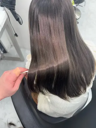 カラー 🤍Mei🤍赤み消 し透明感ツヤカラーのヘアスタイル