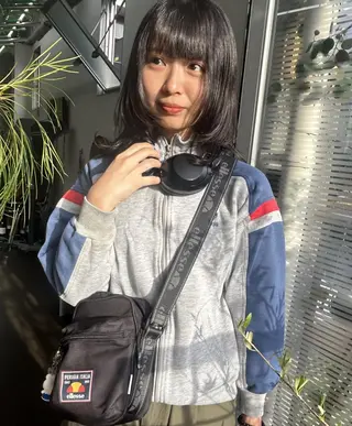 ミディアム qiie ワンカラー ダブルカラーのヘアスタイル