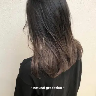 セミロング カラー H梅田 / 811 堀本菜奈のヘアスタイル